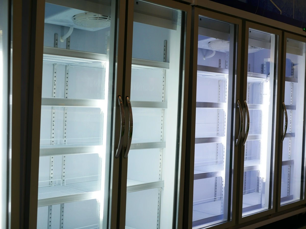 Jakie szafy przydają się na zapleczu gastronomicznym?